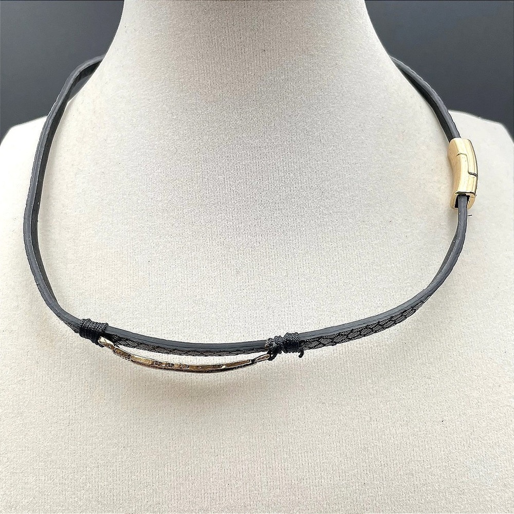 Classic‎ Fashion Gold-Tone Leaf Accent Black Snake Leather Wrap Choker Necklace